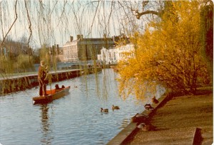 The River Cam on the campus of the University of Cambridge. - BCA
